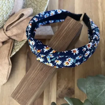 Navy alice band with daisies Navy alice band with daisies