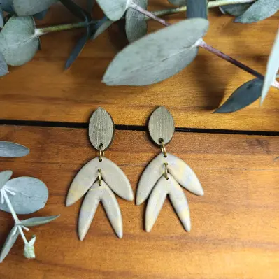 Willow Crest Earrings