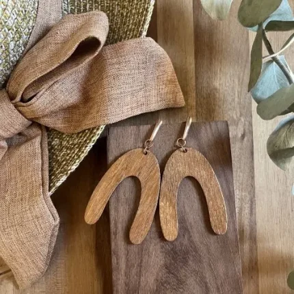 Wooden U-shaped dangles